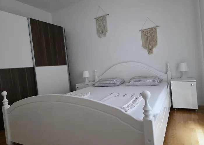 Angela's House Apartman *