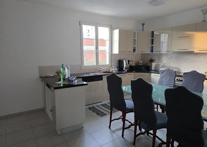 Angela's House Apartman *